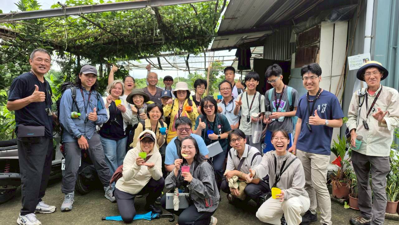 五分港溪合照